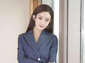 赵丽颖条纹西装 霸道总裁范